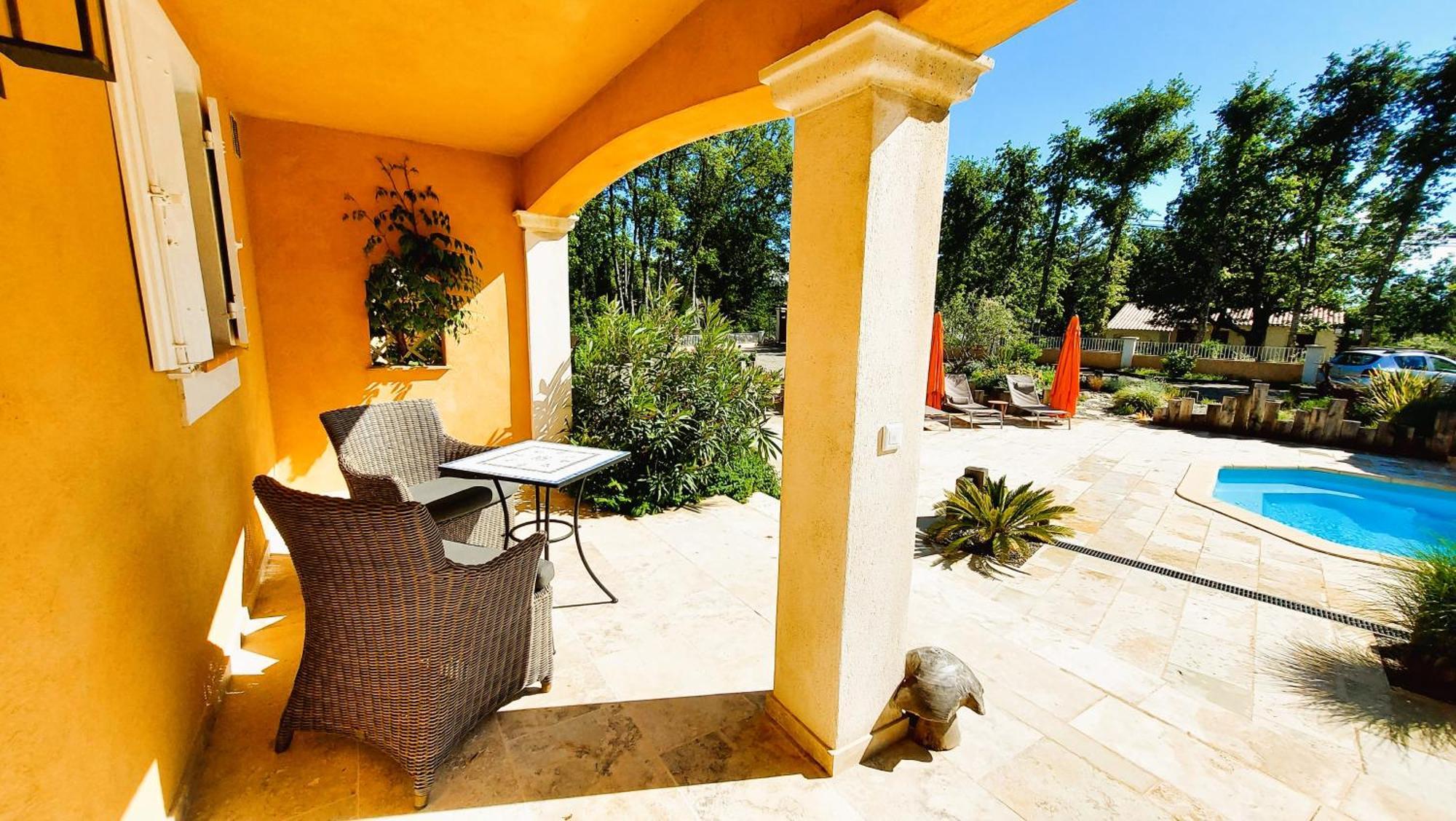 Le Mas Provencal Regusse Exterior photo